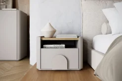 Bogart Szafki Nocne Do Pokoju Młodzieżowego|Szafki I Regały Do Pokoju Młodzieżowego*AMILIO SZAFKA NOCNA 50 1SZ - cashmere / dąb olejowany / uchwyty cashmere