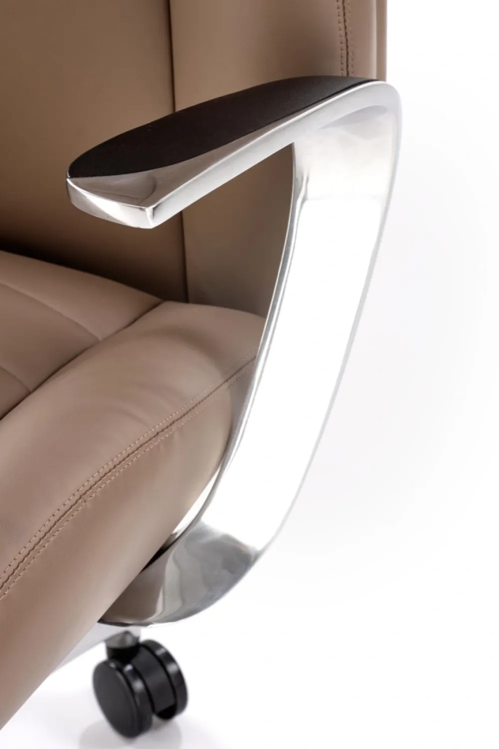 Halmar Fotele*DARWIN fotel gabinetowy cappuccino (1p=1szt)1 sztuka