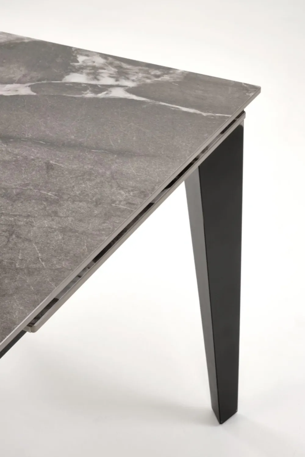 Halmar Stoły*FELIX stół rozkładany, blat - popielaty marmur, nogi - czarny (2p=1szt)1 sztuka