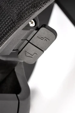 Halmar Fotele*FREEMAN fotel pracowniczy z podnożkiem czarny / popielaty1 sztuka