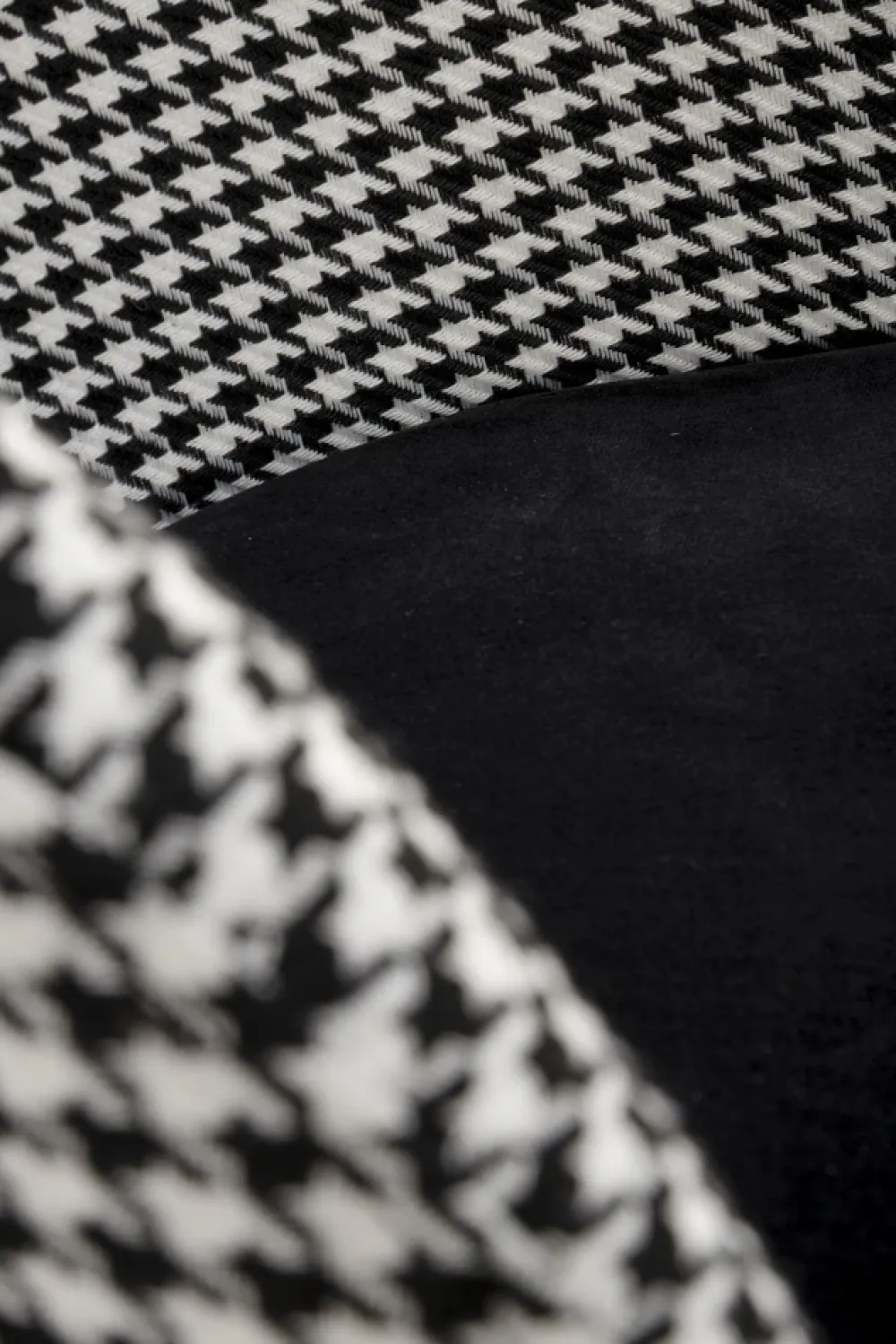 Halmar Taborety I Hokery*H113 hoker czarny / biały (2p=2szt)1 sztuka