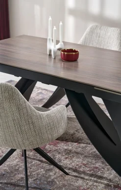 Halmar Stoły*HILARIO stół rozkładany, blat - orzechowy, nogi - czarny (3p=1szt)1 sztuka