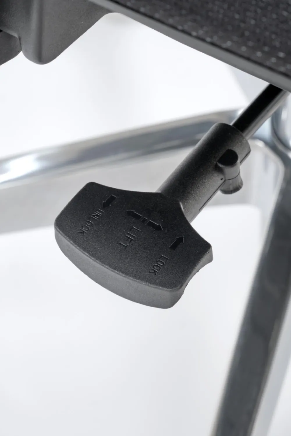 Halmar Fotele*MARCUS fotel gabinetowy czarny1 sztuka