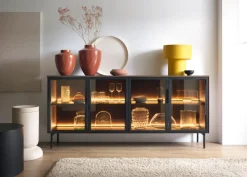 Laski Meble Komody Do Jadalni|Komody Do Sypialni*Szerok komoda Lumi 4D – dąb dunin / czerń z przeszklonymi frontami i oświetleniem LED