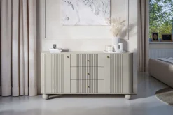 Bogart Komody*VESPER KOMODA 160 2D3SZ - cashmere mdf / cashmere / złote uchwyty / nogi kule