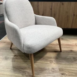 Hauss Fotele Do Biura|Fotele Do Sypialni*Wygodny fotel na drewnianych nogach Oliver Leo 03