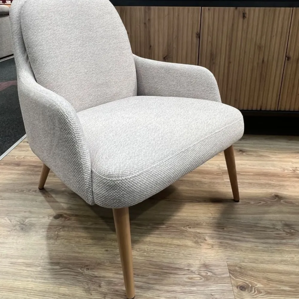 Hauss Fotele Do Biura|Fotele Do Sypialni*Wygodny fotel na drewnianych nogach Oliver Leo 03