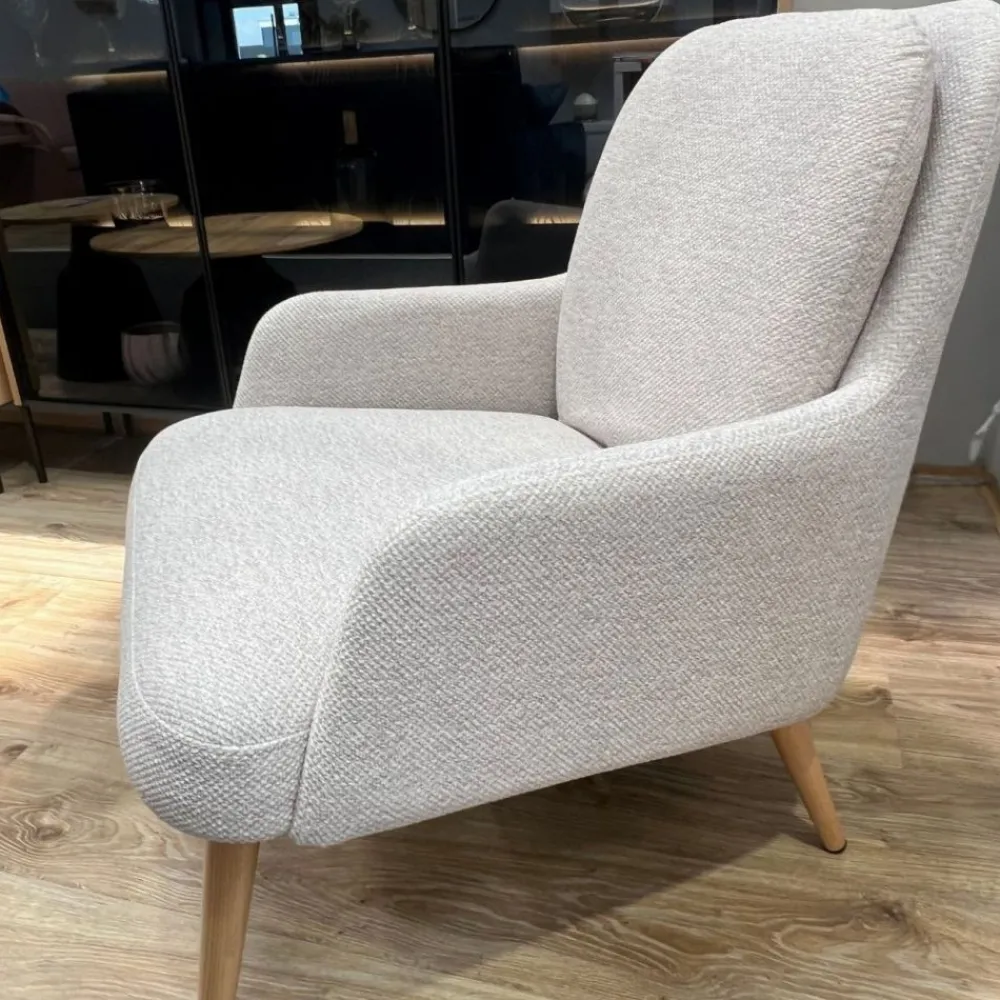 Hauss Fotele Do Biura|Fotele Do Sypialni*Wygodny fotel na drewnianych nogach Oliver Leo 03